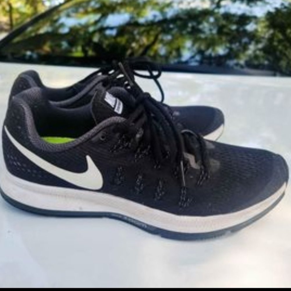 Nike Women's  Air Zoom Pegasus 33 Running Shoe